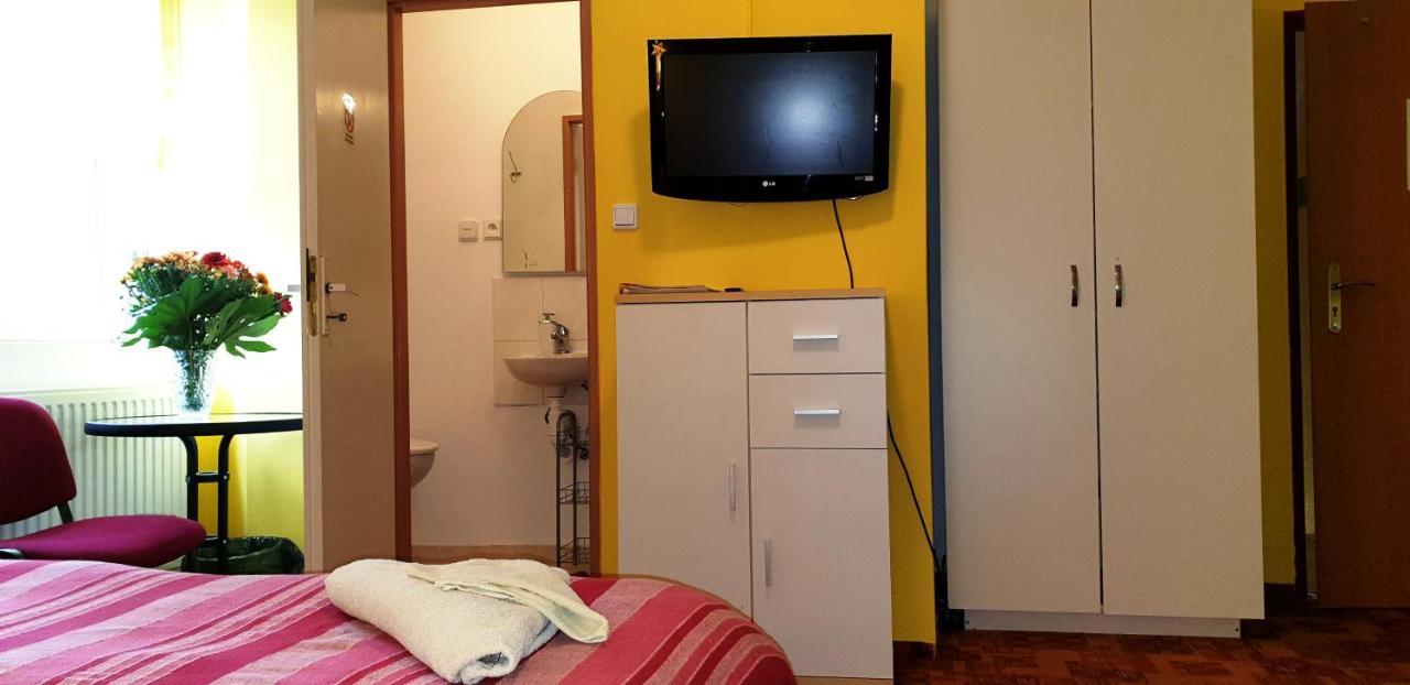 Penzion U Sykoru Třeboň Exterior foto